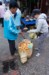 In einem francophonen Land natürlich mit Baguette. Vlt auch wegen der überwiegend französischen Touristen.